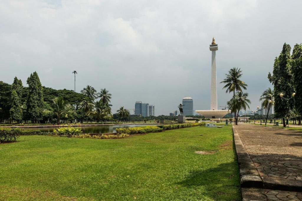 Redstar Hotel Jakarta Exterior photo