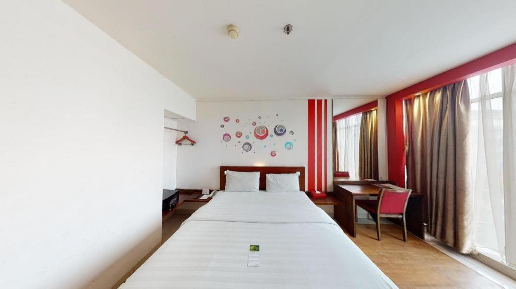 Redstar Hotel Jakarta Exterior photo