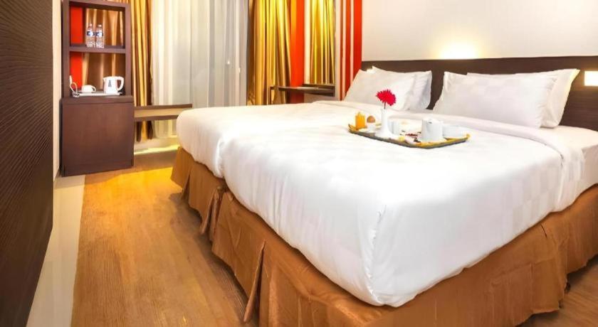 Redstar Hotel Jakarta Exterior photo