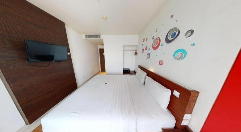 Redstar Hotel Jakarta Exterior photo