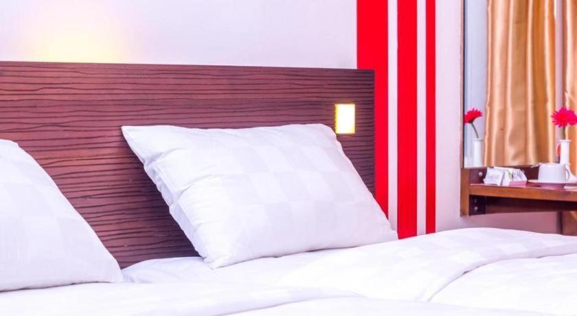 Redstar Hotel Jakarta Exterior photo