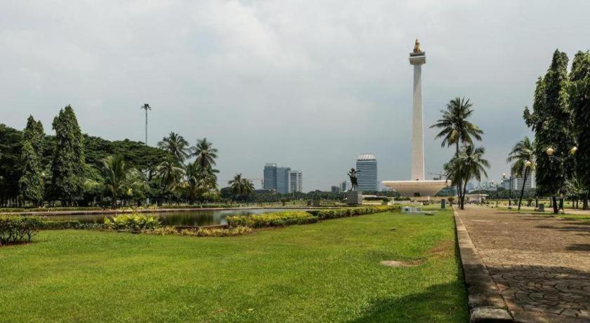 Redstar Hotel Jakarta Exterior photo