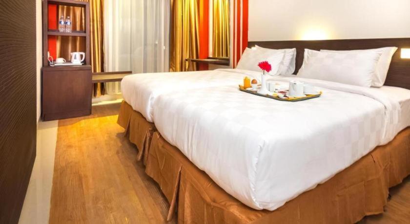 Redstar Hotel Jakarta Exterior photo
