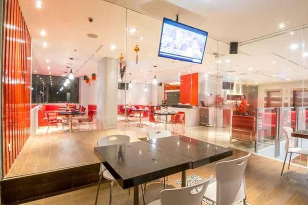 Redstar Hotel Jakarta Exterior photo