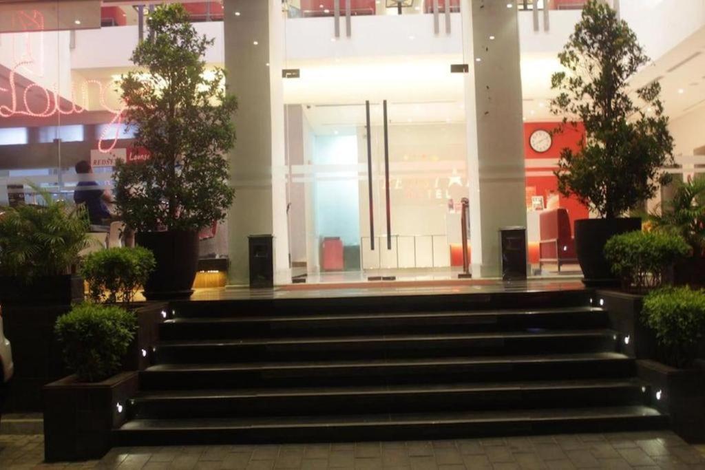 Redstar Hotel Jakarta Exterior photo